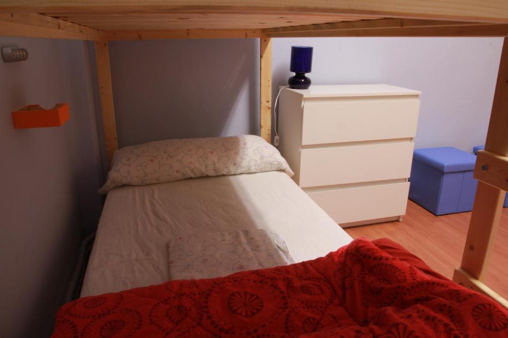 Hostel Hemingway Памплона Номер фото