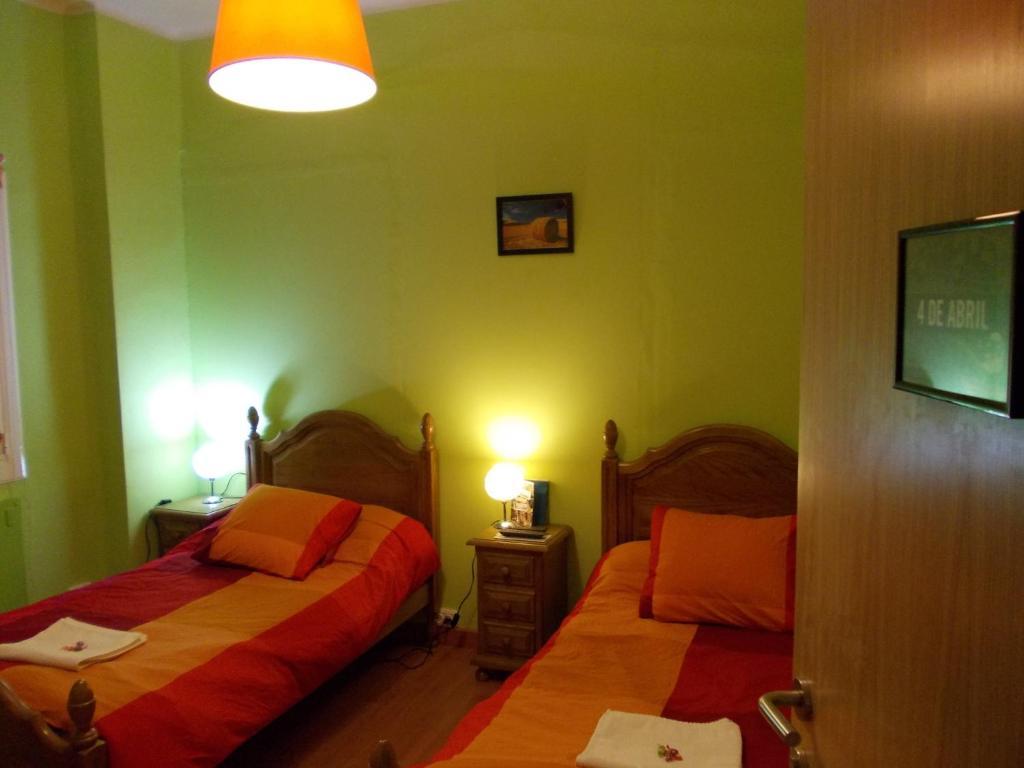 Hostel Hemingway Памплона Номер фото
